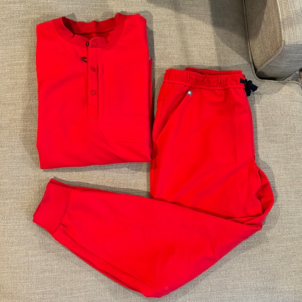 FIGS scrub set - Pop Red Size L